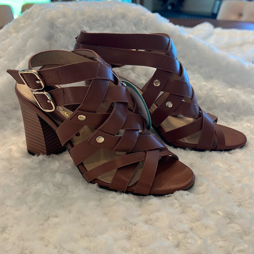 New with tags, Andrew Geller brown wood stacked heel sandal